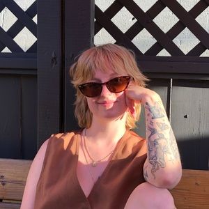 Meet your Posher, Carrie